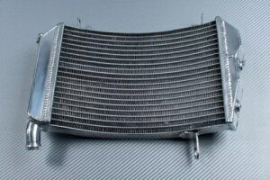 �A�b�p�[���[�V���O�E�H�[�^�[���W�G�[�^�[��p DUCATI StreetFIGHTER 1098 SF1098 2009-2013 Upper Racing Water Radiator Cooling DUCATI STREETFIGHTER 1098 SF1098 2009-2013 �y���s�A���i�z