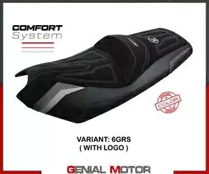 ThJo[ Rajka Comf VXe O[Vo[ GRS + S T.I.Kymco AK 550 2017-2023- Saddle cover Rajka Comf system grey-silver GRS + logo T.I.Kymco AK 550 2017-2023-