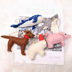 ぬいぐるみ キーホルダー かわいい 子犬 クジラ 立体 羊毛フェルト バッグチャーム 服装アクセサリー ハンドメイド 動物モチーフ デコレーション ポップ キュート インテリア小物