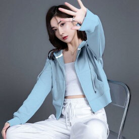パーカー レディース 春秋 フーディー ジャケット 長袖 トップス アウター カジュアル ショート丈 短め ゆったり 体型カバー 大きいサイズ プラスサイズ 小柄 着痩せ 細見え 無地 シンプル ジップアップ 羽織り アウトドア 普段着 着回し デイリー