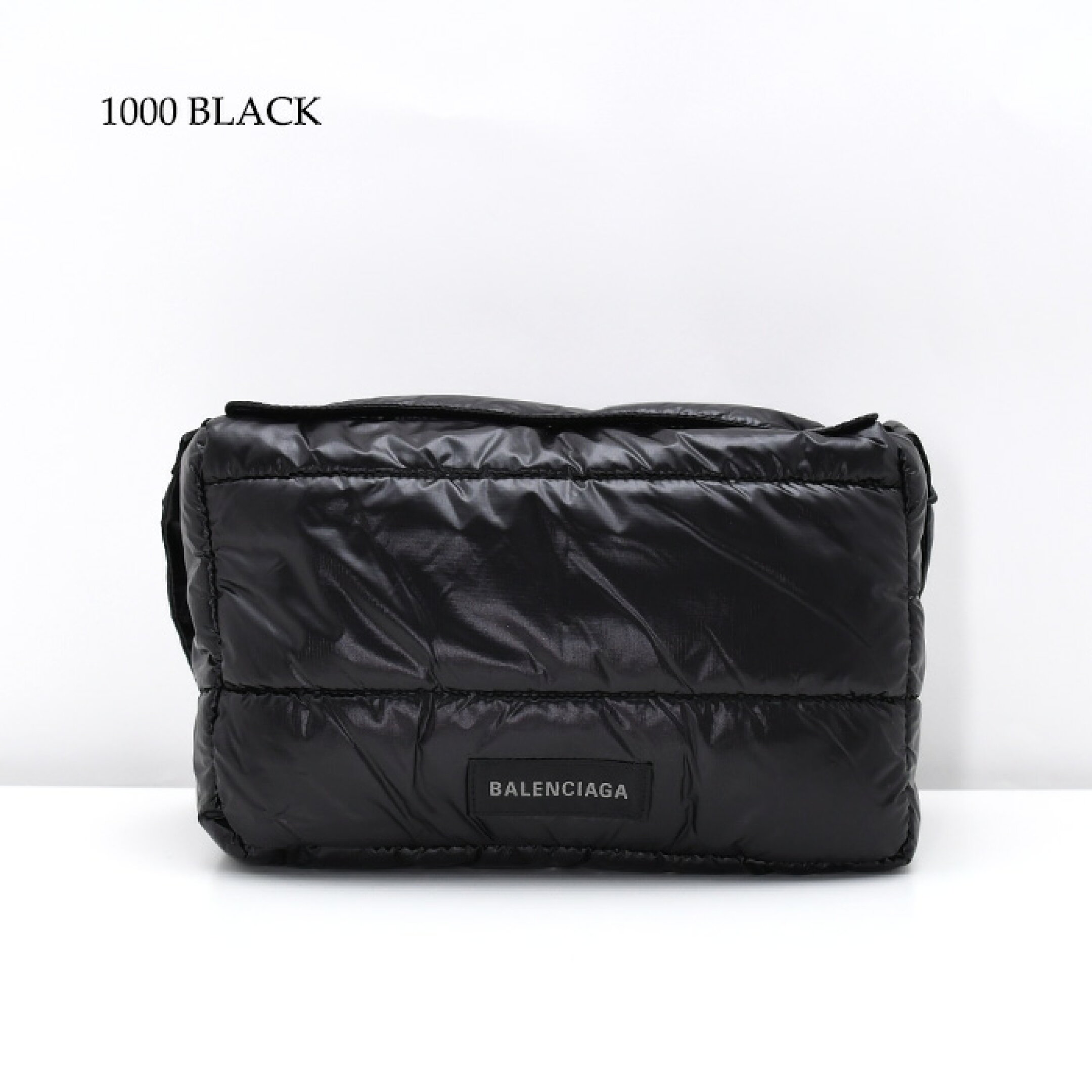 BALENCIAGA バレンシアガ PUFFER クロスボディ バッグ 851033 2AB7Z メンズ ブラック ポリアミド ショルダーバッグ スナップボタン ジッパー開閉 ロゴ スポーティ