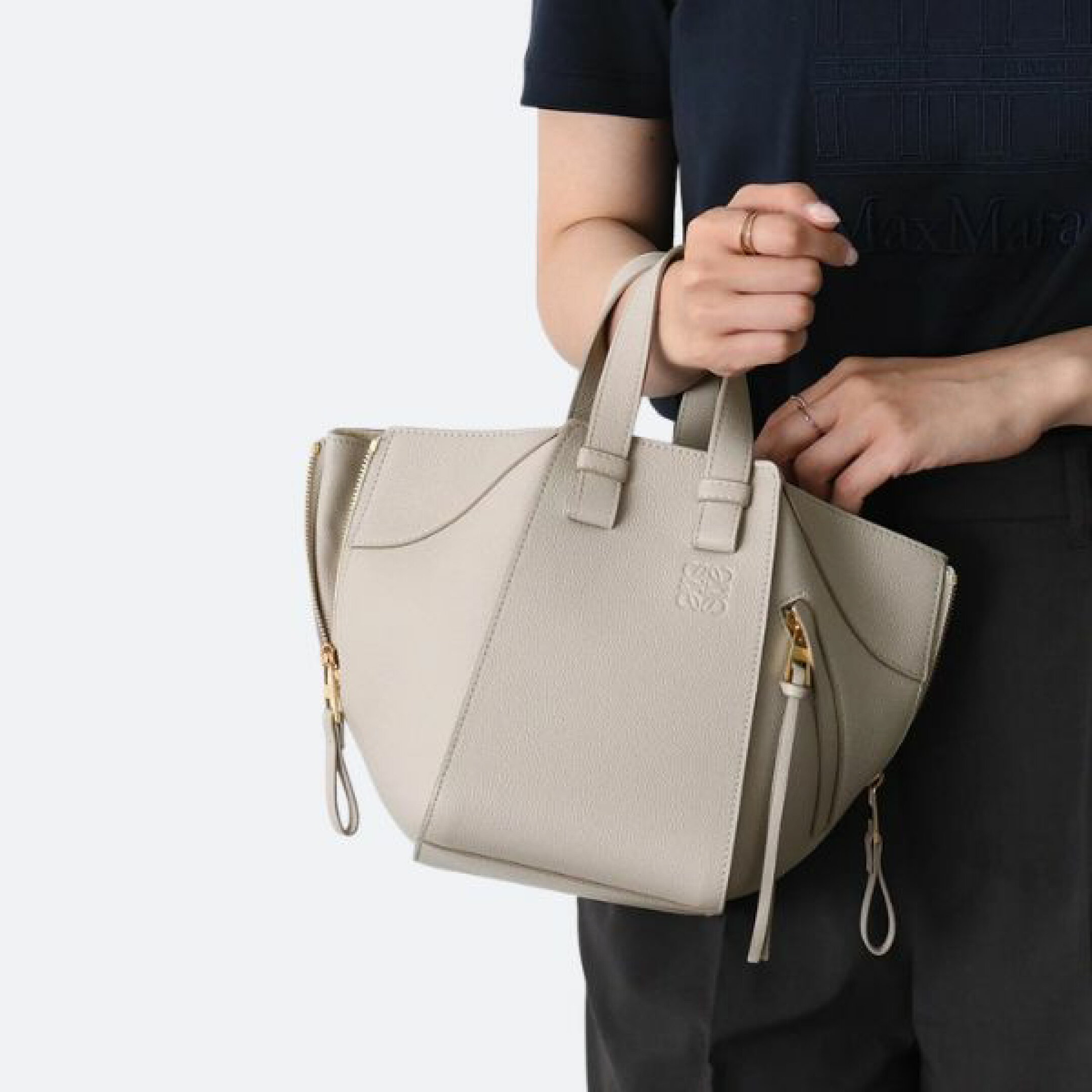 LOEWE ロエベ ハンドバッグ バッグ ハンモックバッグ コンパクト A538H13X10 レディース ブラウン ブラック クラシックカーフ ショルダーバッグ クロスボディ 3way フック留め