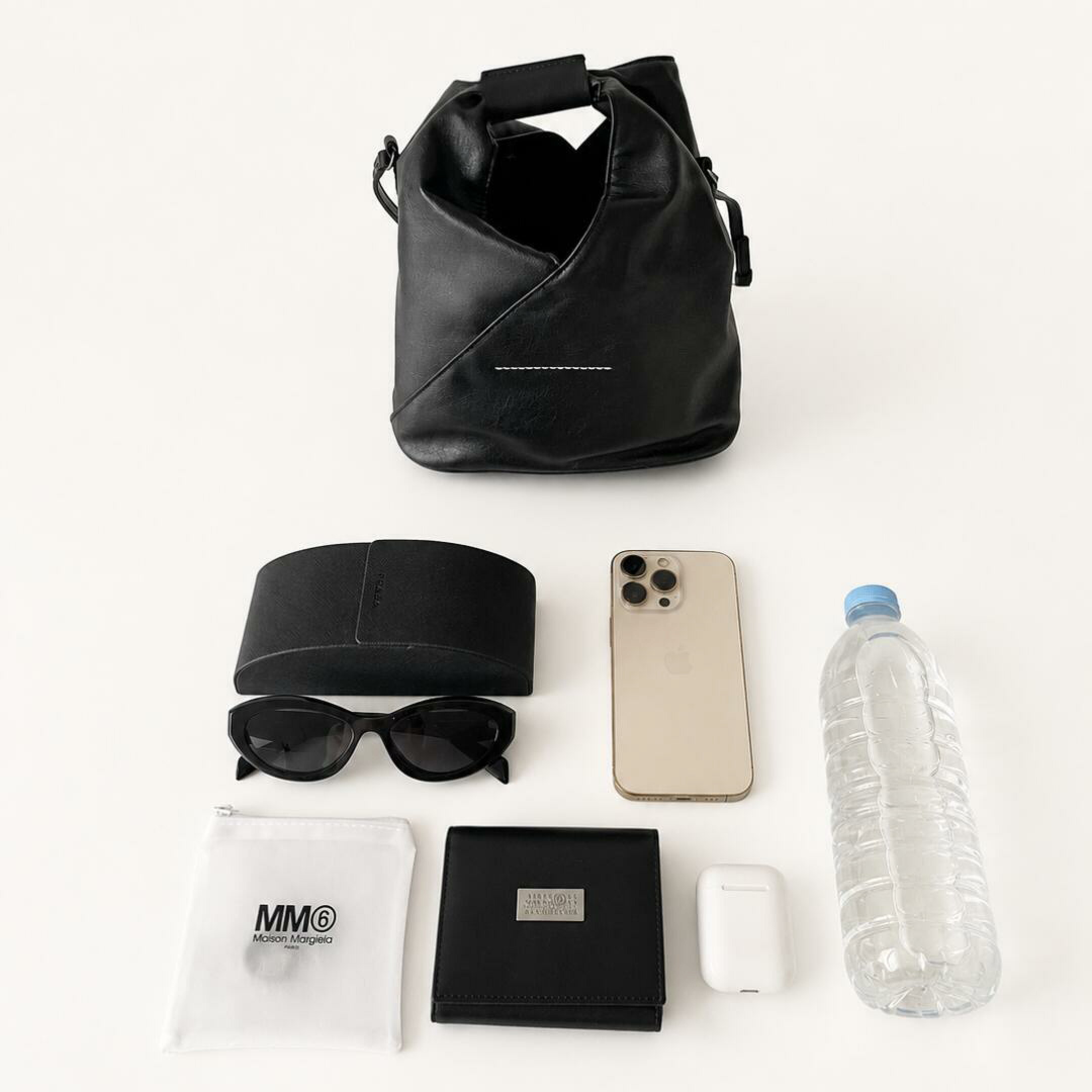 MM6 MAISON MARGIELA エムエムシックス メゾンマルジェラ バッグ ショルダーバッグ Japanese ジャパニーズ メッシュクロスボディバッグ SB6WD0026 P6414 レディース ユニセックス ブラック トライアングル 2way