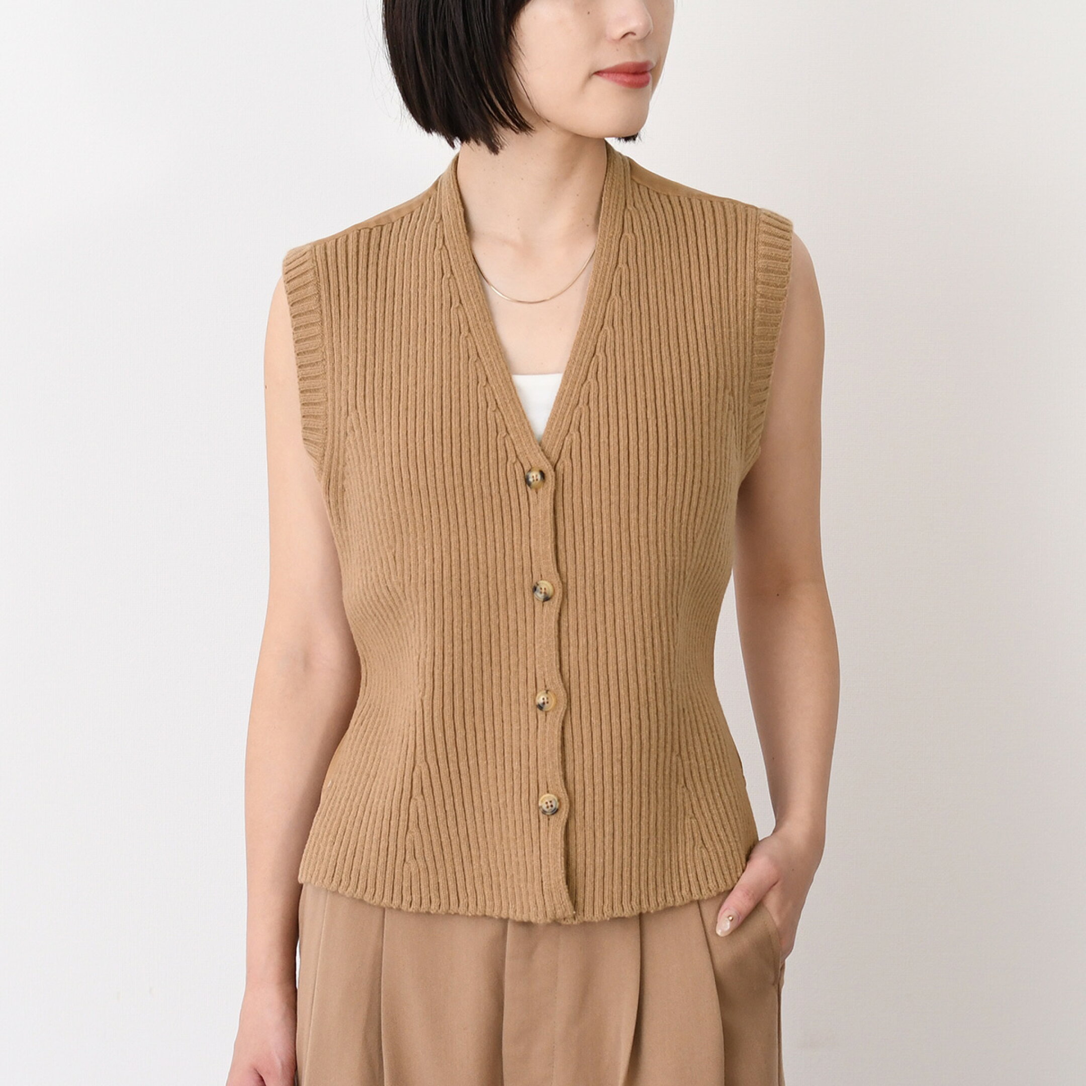 Max Mara マックスマーラ ニットベスト MADRE ウールカシミア ジレ 1356012600 レディース CAMEL キャメル ベージュ Vネックモノグラム