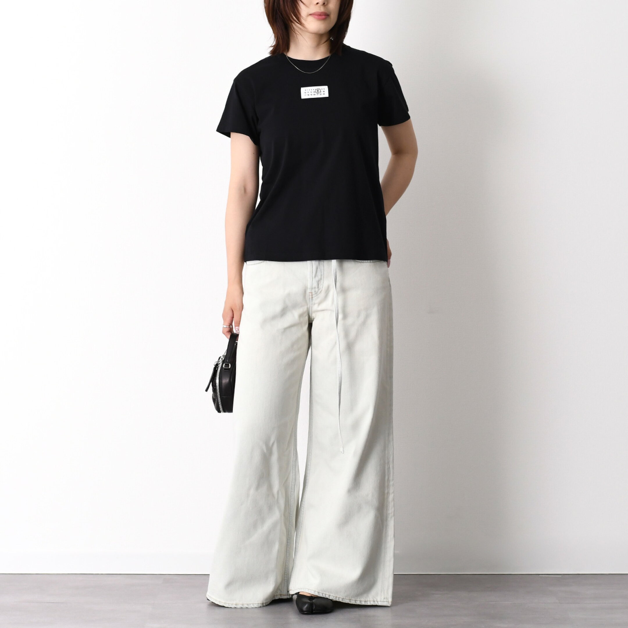 MM6 MAISON MARGIELA エムエムシックス メゾン マルジェラ Tシャツ トップス レディース ブラック ホワイト 白 黒 半袖 ミニ ブランド ロゴ S52GC0327 M20170 S52GC0327 S24312