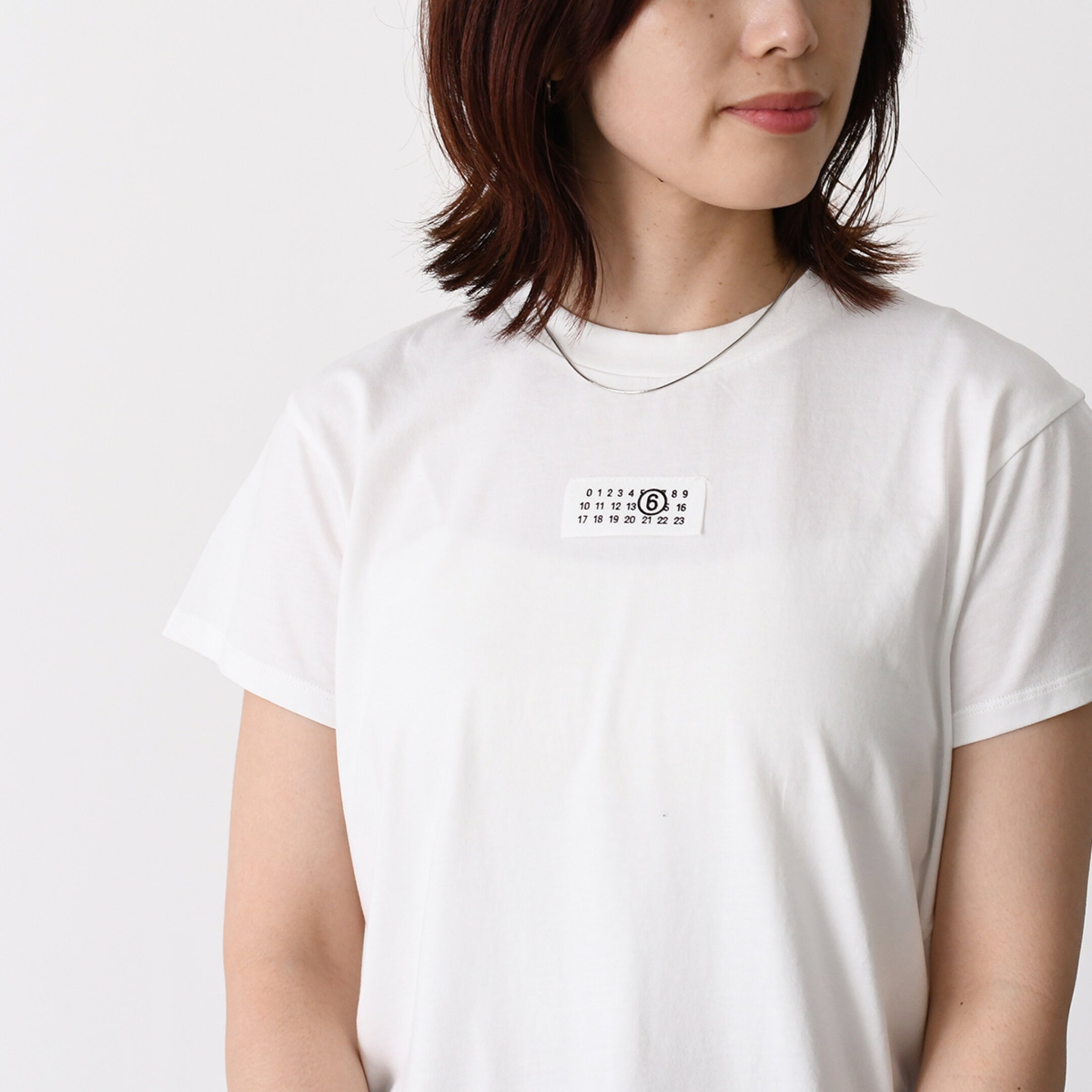 MM6 MAISON MARGIELA エムエムシックス メゾン マルジェラ Tシャツ トップス レディース ブラック ホワイト 白 黒 半袖 ミニ ブランド ロゴ S52GC0327 M20170 S52GC0327 S24312