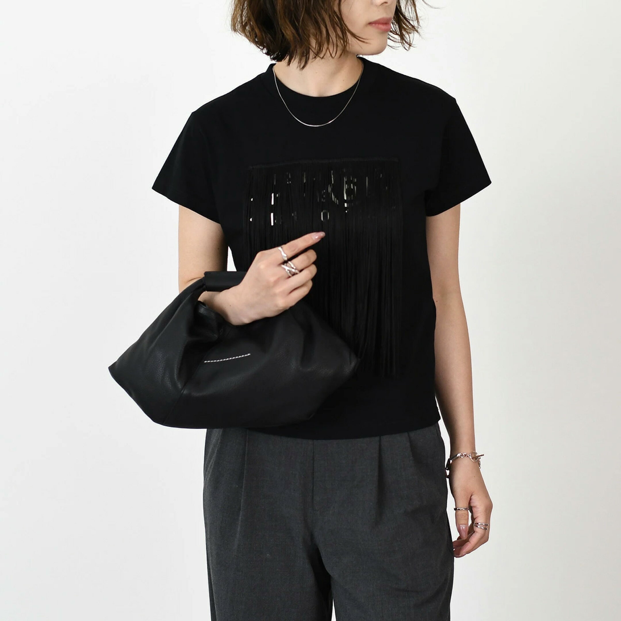MM6 MAISON MARGIELA エムエムシックス メゾン マルジェラ バッグ ハンドバッグ ジャパニーズ JAPANESE ドレープ ミニ SB5WD0029 P7255 レディース ブラック ホワイト レザー スナップボタン ミニバッグ
