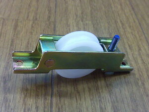 【メール便6個まで】マツ六 VIP調整戸車 デルリン車 30ミリ丸 | 交換 取替 金物 補修 部品 サッシ 引戸 戸車 パーツ 車輪 滑車 がたつき DIY 簡単 取付