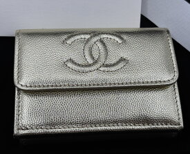 2026年新作 キャビアスキンゴールド【新品】【金運アップのゴールドーカラー】CHANEL シャネルシャネル財布 ミニ人気の三つ折り財布 【正規店直接買付品】国内即発送OK　ギフト　誕プレ　記念日　クリスマス