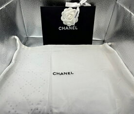 CHANEL　非売品【未使用】【SELECTHOUSE☆セレクトハウス】シャネル CHANEL　ロゴ入り保存袋と紙袋セット　ギフトに