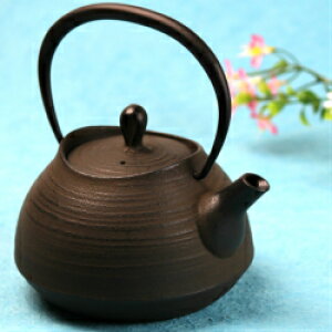 【送料無料】南部鉄器 壱鋳堂 鉄瓶 刷毛目 1.3L(さび茶仕上げ)〔IH調理器100V/200V対応〕51008 岩手