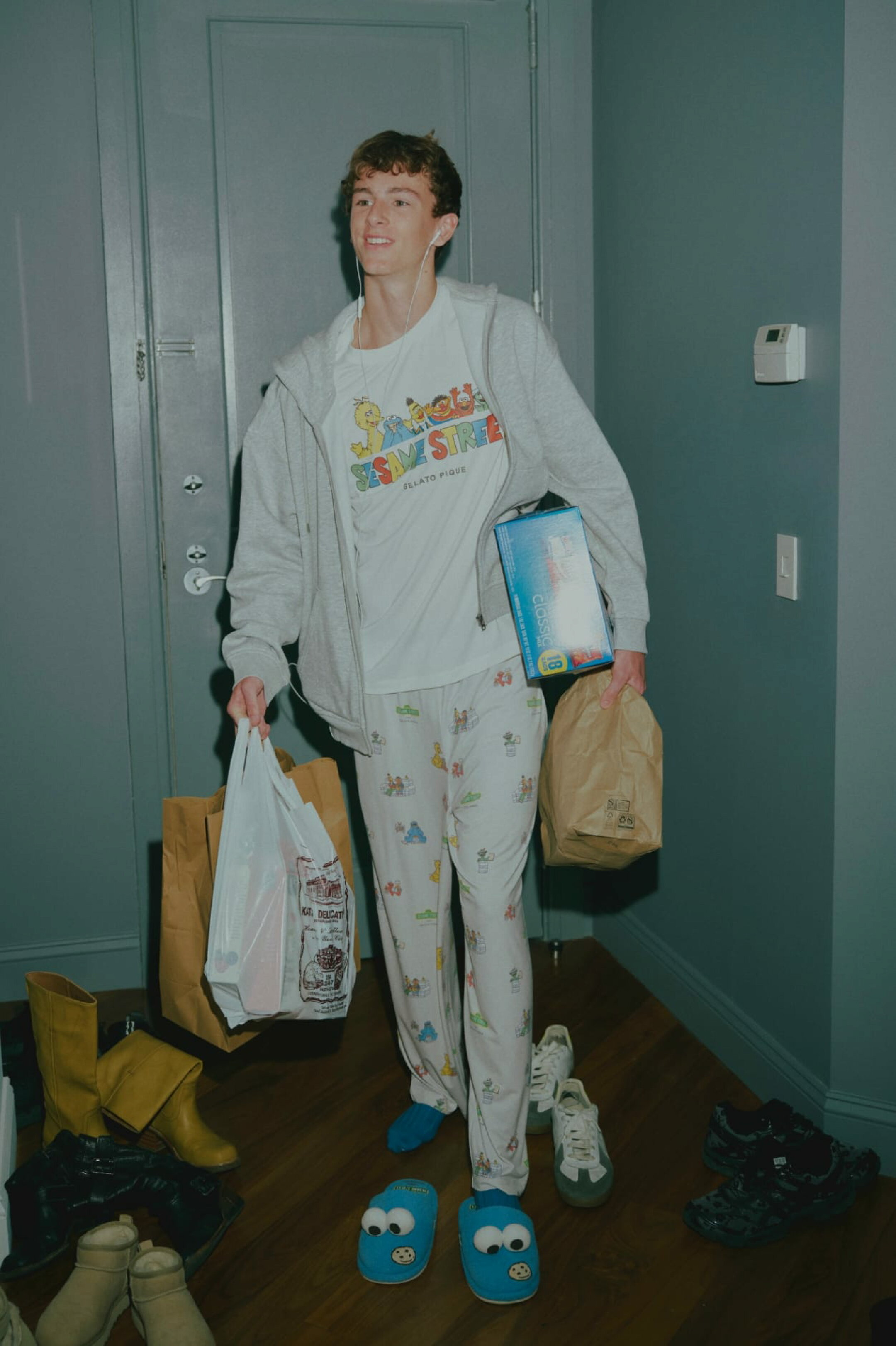 【HOMME】ワンポイントTシャツ + 総柄パンツ