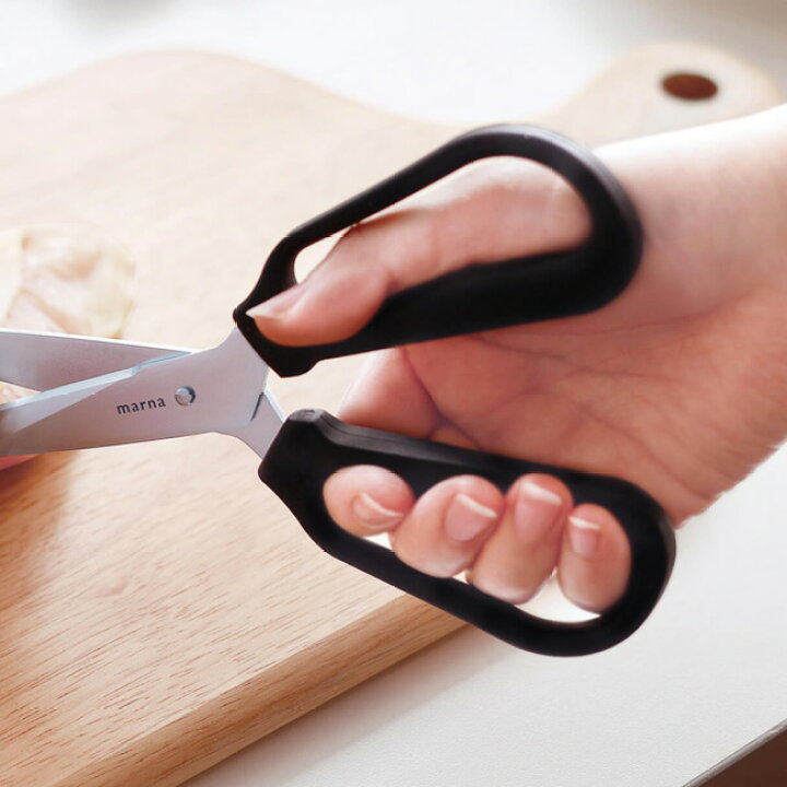 週末限定タイムセール 2 メール便送料無料 料理のハサミ ブラック K747bk 1 18 おしゃれ オシャレ お洒落 便利 マーナ キッチン 鋏 はさみ ハサミ 肉 Discoversvg Com