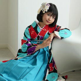 【レンタル】 袴 セット 子供 女 レディース 袴セット 卒業式 着物レンタル ハカマ はかま rental 往復送料無料【ニコアンティーク 紅一点 古典ブラックにまん丸ツバキ-レッド＆ブルー-】着物 袴 フルセット 小学生 キッズ ジュニア 椿 黒 赤 白 水色