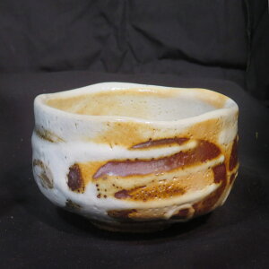 ポイント3倍以上(楽天カード利用) 茶道具 抹茶茶碗(まっちゃちゃわん) はふり志野 馬足洗 茶碗 信楽焼 灰塚窯 木戸 貞昭