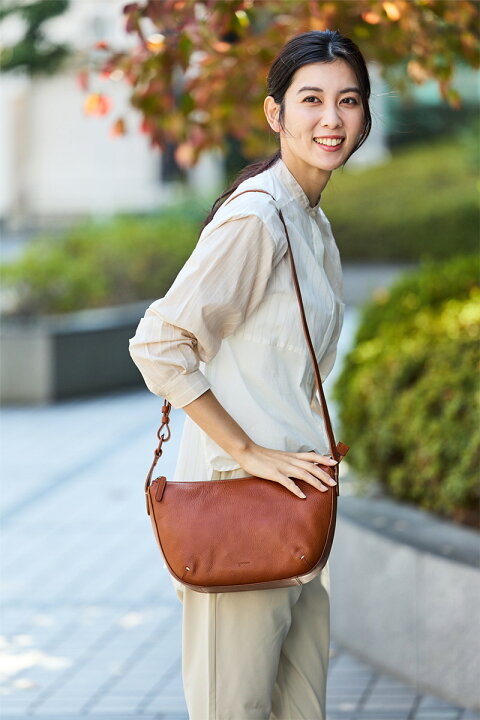 genten(ゲンテン) ショルダーバッグ美品 ダークブラウン 型押し加工  