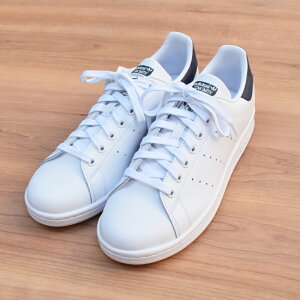 ADIDAS (AfB_X) U[Xj[J[ STAN SMITH(X^X~X) Core White / Core White / Dark Blue M20325