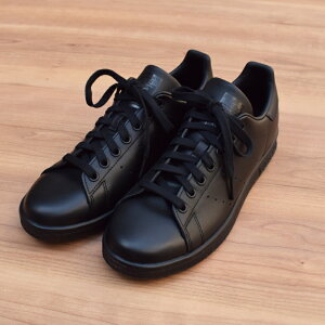 ADIDAS (AfB_X) U[Xj[J[ STAN SMITH(X^X~X) Core Black / Core Black / Core Black M20327