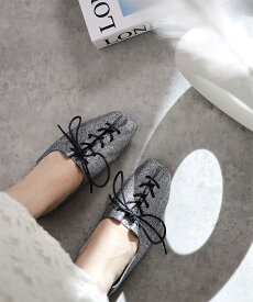 【15日0時〜週末限定★10％OFFクーポン】パンプス レディース フラットパンプス ぺたんこ ローヒール レースアップ スクエアトゥ アシメトゥ アシンメトリー きれいめ おしゃれ 痛くない 歩きやすい ブラック 黒 シルバー 靴