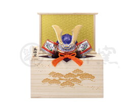 染錦出世兜　尚武大・桐箱台付き（磁器/五月人形）