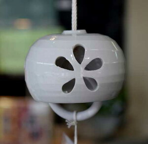 瀬戸・赤津焼風鈴 花スカシ丸型(白)