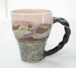 【鶴林窯 林英樹】【ギフト/贈答品】ピンク釉刻紋ねじり手マグカップ