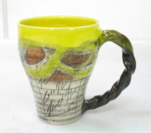 【鶴林窯 林英樹】【ギフト/贈答品】黄釉刻紋ねじり手マグカップ