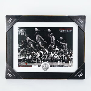 レビューでクーポン★ 5000個限定 ザ・ハイランドミント マイケル ジョーダン フォトフレーム THE HIGHLAND MINT MICHAEL JORDAN CHICAGO BULLUS 1988 NBA SLAMDUNK CHAMPION PHOTO17388K ダンクコンテスト スラムダン