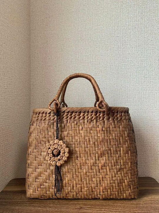 楽天市場】山葡萄かごバッグ 手作り 籠バッグ 網代編み チャーム付き 