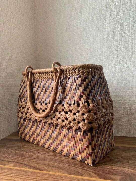 桜皮、山葡萄桜皮かごバッグ山葡萄かごバッグ手作り花編み、網代編み内 