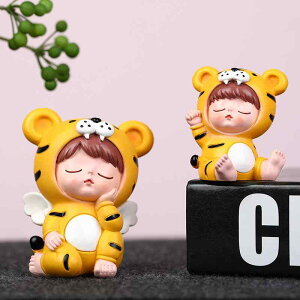 置物 オブジェ かわいい 樹脂製 虎 トラ 卓上 ケーキ デコレーション 雑貨 ミニチュア 静思 祈祷 招手