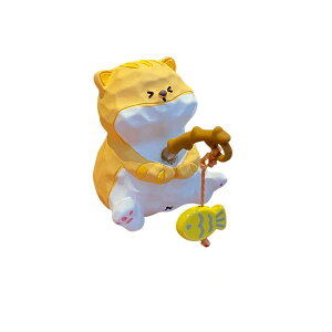 木彫り 猫 釣り 置き物 かわいい 車載 樹脂製 デスク 飾り物 卓上置物 癒やし系 ギフト オブジェ インテリア