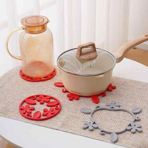 鍋敷き シリコン 防熱 断熱マット テーブルマット 円形 花柄 彫刻 バースツール カウンターテーブル ティーテーブル 滑り止め カップマット 現代風 ミニマリスト 水色 ピンク系