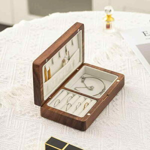 WG[{bNX ؐ V lbNX w [{bNX CO   ANZT[P[X 17 10 4.5cm