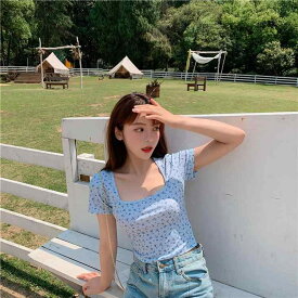 Tシャツ レディース 半袖 スクエアネック 花柄 ショート丈 スリムフィット おしゃれ きれいめ カジュアル トップス ブラウス 春夏