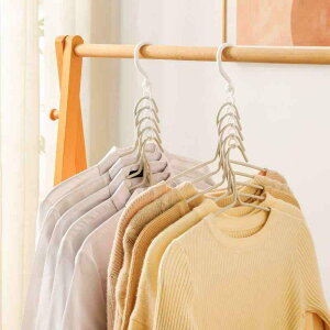 �n���K�[ 5�A �ȃX�y�[�X ��]�� ���[ �N���[�[�b�g �������� �A���\ �z���C�g �c�^ �X���� ��v �Y�{�� �X�J�[�g �l�N�^�C