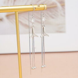 ピアス レディース アクセサリー シルバー フィッシュテール 揺れる ロング 華奢 小顔効果 金属アレルギー対応 かわいい 20代 30代 普段使い お出かけ ギフト プレゼント 春 夏 秋 冬