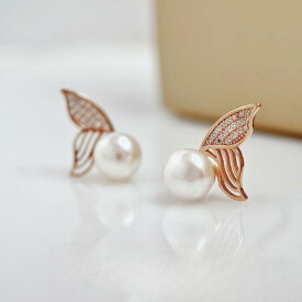 ピアス 耳飾り レディース フィッシュテール 魚 尾ヒレ 淡水パール 真珠 925シルバー シルバー ローズゴールド 白金 お出かけ 旅行 デート 高級感 かわいい 20代 30代 女性用 アクセサリー ギフト プレゼント 贈り物 ジュエリー