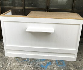 ホワイト☆【レジ用凹み付】カウンターテーブル【1500】シェルフ付★店舗☆ 【受注制作】レジカウンターオシャレ おしゃれ かばん置き 荷物置き レジ台 ハイカウンター テーブル 受付カウンター 受付台 木製カウンター レジ台 カウンター キッチンカウンターテーブル