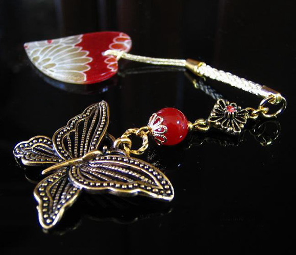 倉 ”個性美”気品の蝶と天然石赤瑪瑙帯飾り 売れ筋 和装 パワーストーン バタフライ