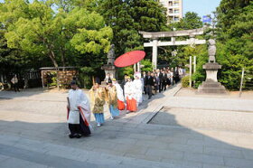 富山日枝神社神前挙式フルパック【北陸/富山県/結婚式/挙式のみ/二人だけの結婚式OK/結婚式和装一式込み】神社での本物の結婚式を挙げることができます。《必要なものが全て含まれた格安プラン》【来店なしで打ち合わせOK】