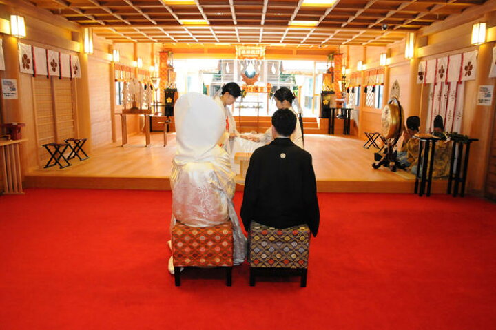 楽天市場 感謝祭 ポイントセール 富山 日枝神社 神前挙式フルパック 北陸 富山県 結婚式 挙式のみ 二人だけの結婚式ok 神社での本物の結婚式を挙げることができます 必要なものが全て含まれた格安プラン 来店なしで打ち合わせok レンタルとギフト