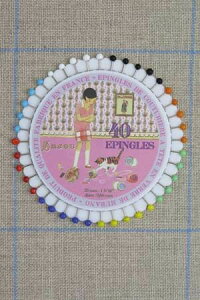 Sajou ҂ji܂jZbgjDisque de 40 pingles tte de verre Sajou - Petite fille et son tX ]TW[ EPI_DIS_040_SAJ_07