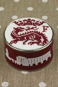 TW[ NXXeb`hJLbg yt\ꐢz Bote  broder au point de croix Franois Ier blanc cass Retors du Nord A ㋉ KIT_PDC_MUP_CHEN_08i\j