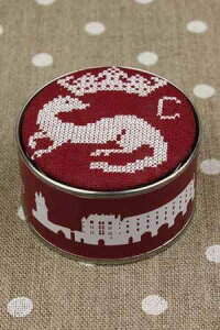 TW[ NXXeb`hJLbg yN[hEhEtXz Bote  broder au point de croix Claude de France cerise Retors du Nord A ㋉ KIT_PDC_MUP_CHEN_11i\j