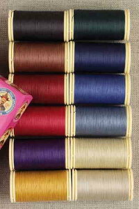 Sajou�i�T�W���[�j �p�b�`���[�N �~�V���� �M�t�g�{�b�N�X 12�{�Z�b�g �yPATCHWORK BO?TE 12 BOBINES TONS FONC?S�z �t�����X�� CHPA_ASS_12_01_B�y�\��z