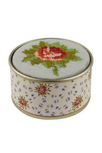 SAJOU �T�W���[ �h�J �L�b�g �y Cross stitch kit Roses at Trianon box �z �t�����X �C�O �A�� �㋉�� KIT_PDC_MUP_VERS_19�y�\��z
