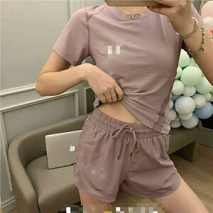 3点セット ヨガウェア レディース 上下セット ジョギング マラソン ジムウェア アウトウェア 吸水速乾 美尻 yoga スポーツウェア ランニングウェア バレンタイン 2023 プレゼント