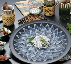 【出荷時期：11月〜翌年3月】【送料無料】とらふく刺身セット（3人前） ふぐ刺 とらふぐ 国産 とらふく皮・とらふぐヒレ付き お祝 内祝 お返し お取り寄せ ギフト 【24D】【ギフト贈り物に】