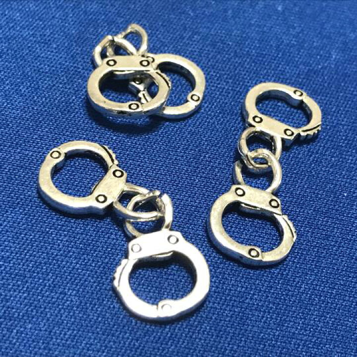 楽天市場】（4個セット）手錠のチャーム 銀古美 ハンドカフス  